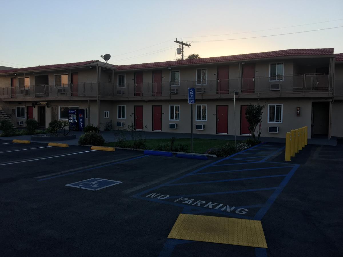 Budget Inn Lax-Lawndale Extérieur photo